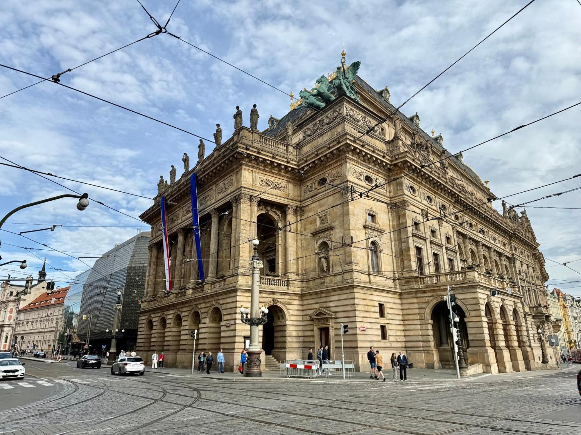Divadelni - Historic Center & Steps From Charles Bridge Apartment Prague