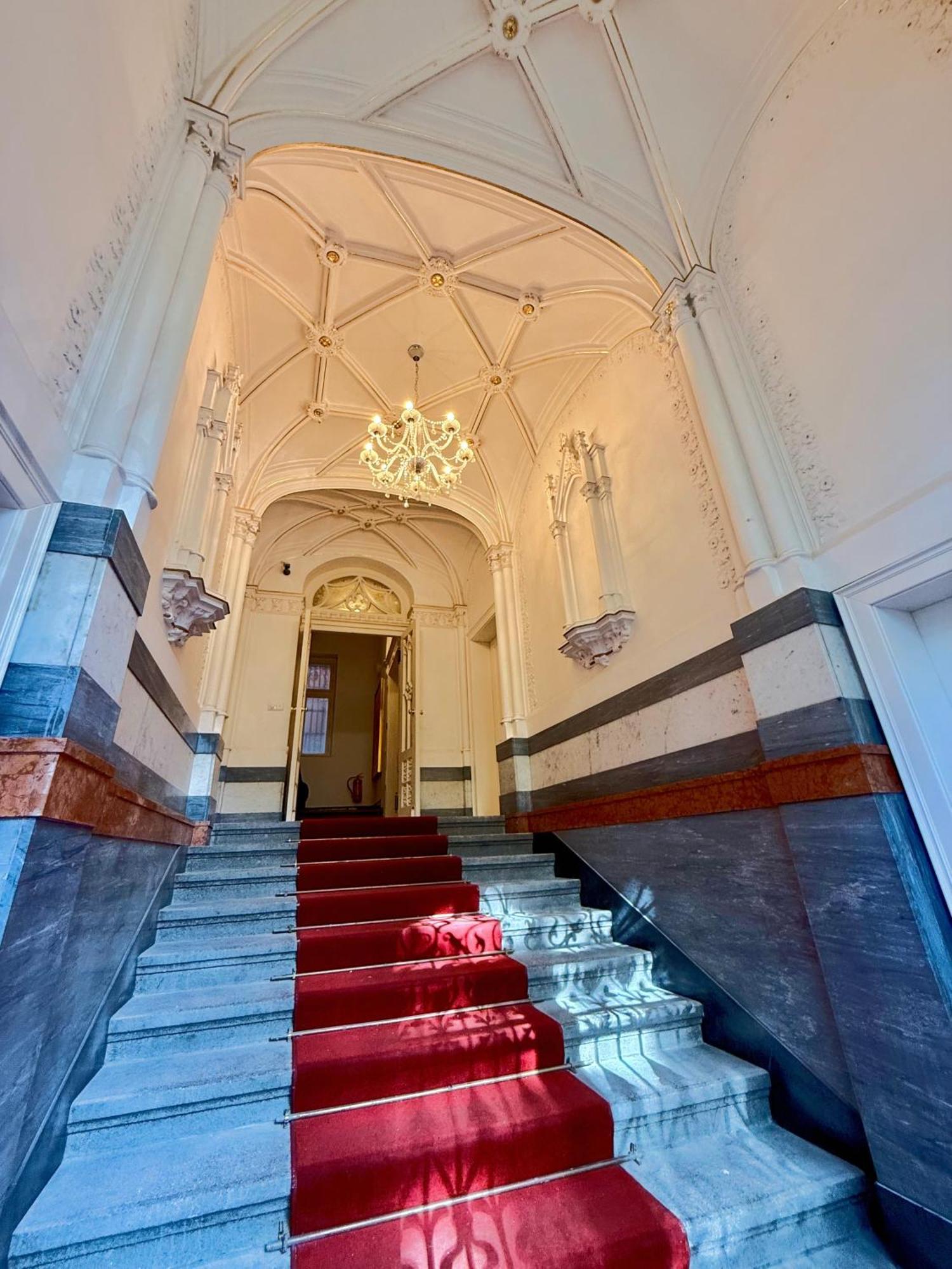 Divadelni - Historic Center & Steps From Charles Bridge *