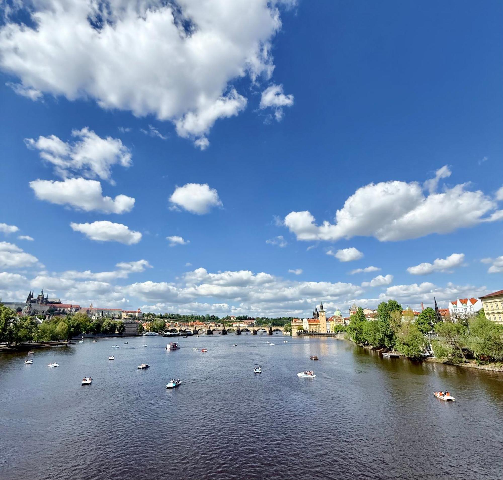 Apartment Divadelni - Historic Center & Steps From Charles Bridge